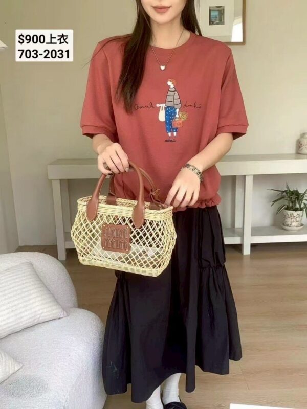 插畫人物圖案上衣